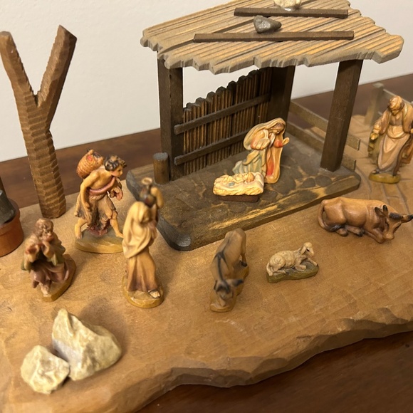 Vintage Anri hand carved wooden Nativity scene made in Italy. - Picture 2 of 6